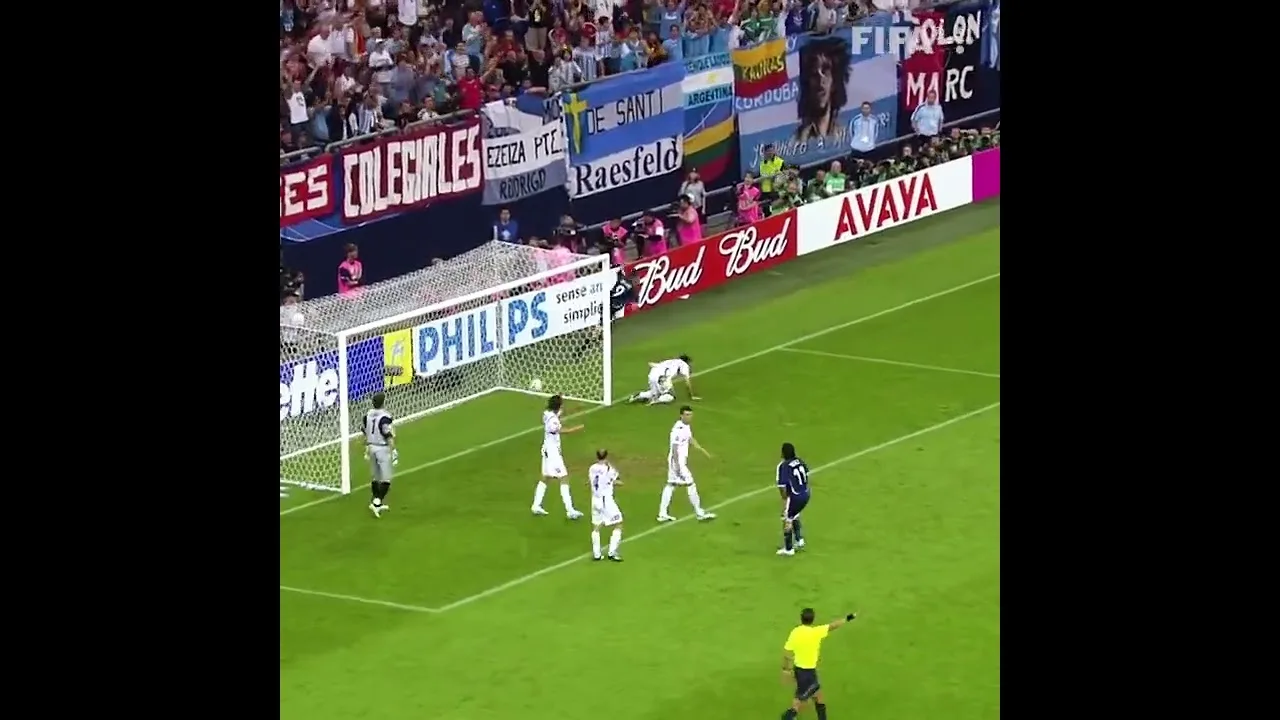 On the same day, Leo Messi made his debut at the 2006 World