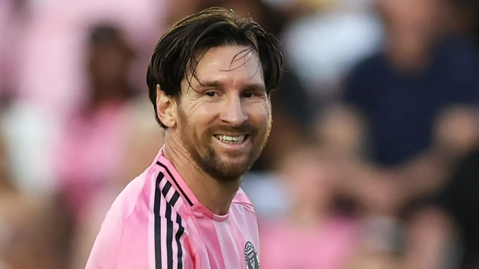 Cristiano Ronaldo a envoyé un avertissement de la Coupe du monde du monde alors que Lionel Messi a un record en vue