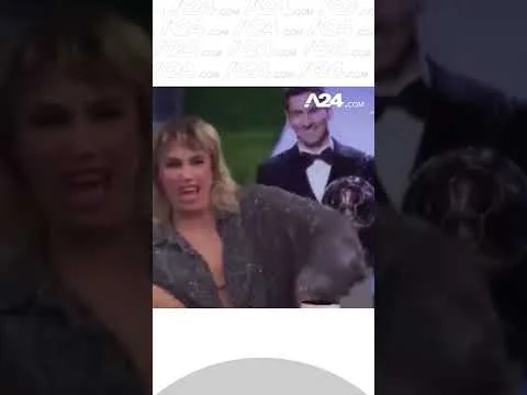 DIVERTIDA DISCULPA DE LALI ESPÓSITO A LEO MESSI