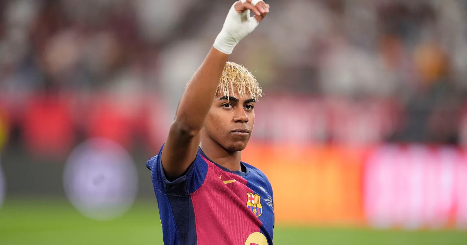 Lamine Yamal rejette les comparaisons avec la légende de Barcelone Lionel Messi avant la première demi-finale de la Ligue des champions de l’UEFA