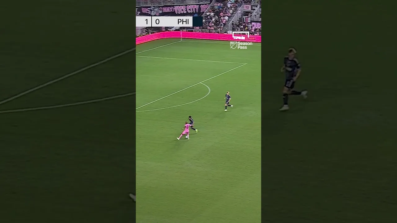 Lionel Messi marque deux minutes de retour 🐐 #football #soccer #shorts