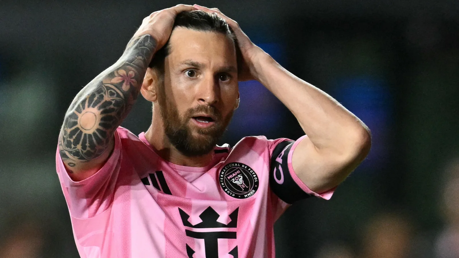 «A couru après Lionel Messi et a appelé la police! – Le fan des adolescents laisse la sécurité perplexe après avoir essayé de toucher à l’Inter Miami Superstar