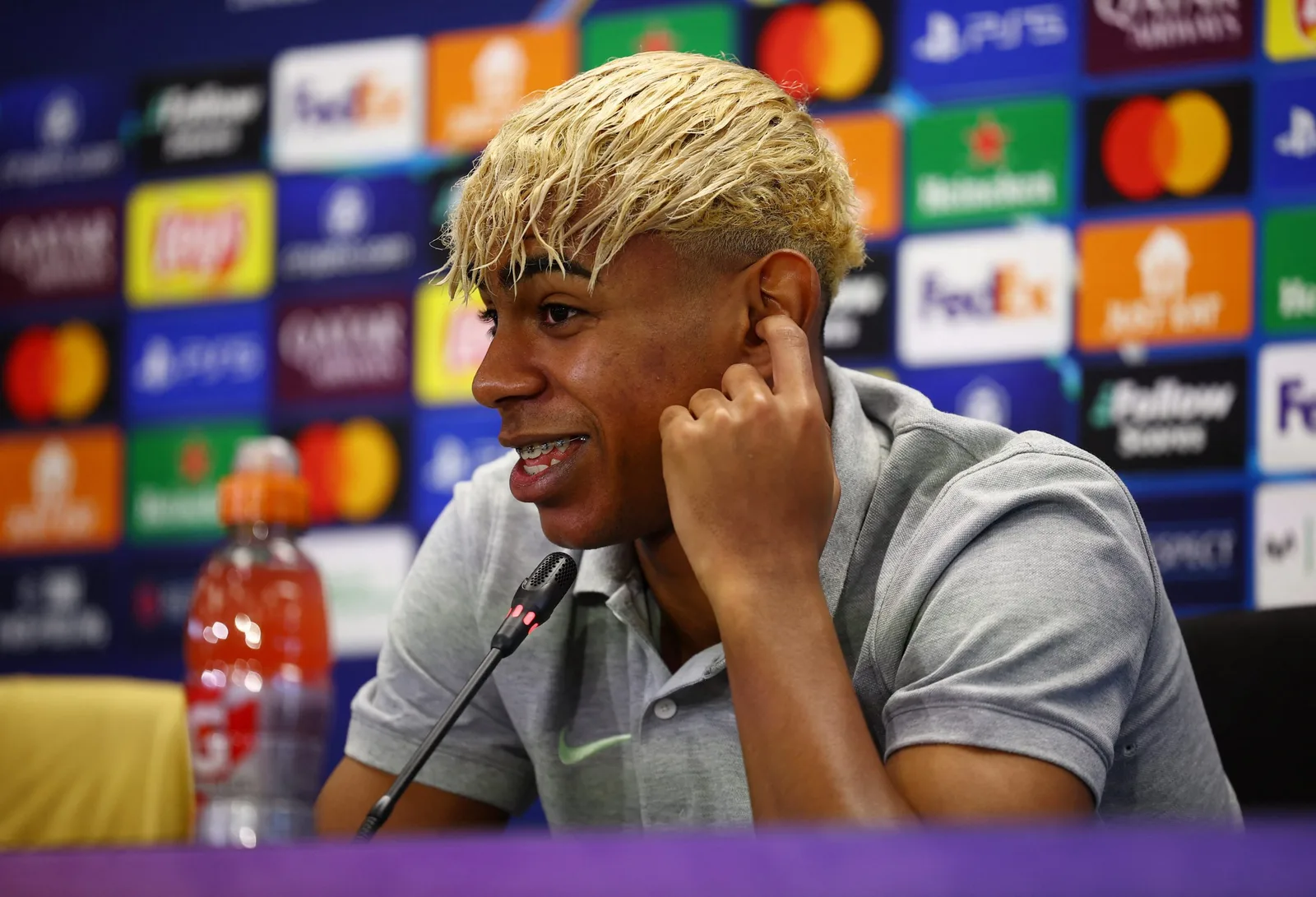 Le prodige Lionel Messi défie le destin : Lamine Yamal, de Barcelone, rejette les comparaisons et vise la gloire.