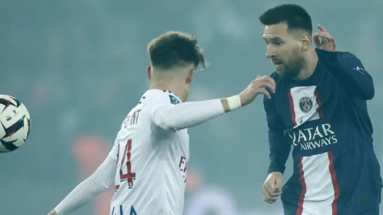 Lionel Messi fue silbado por los hinchas del PSG otra vez y