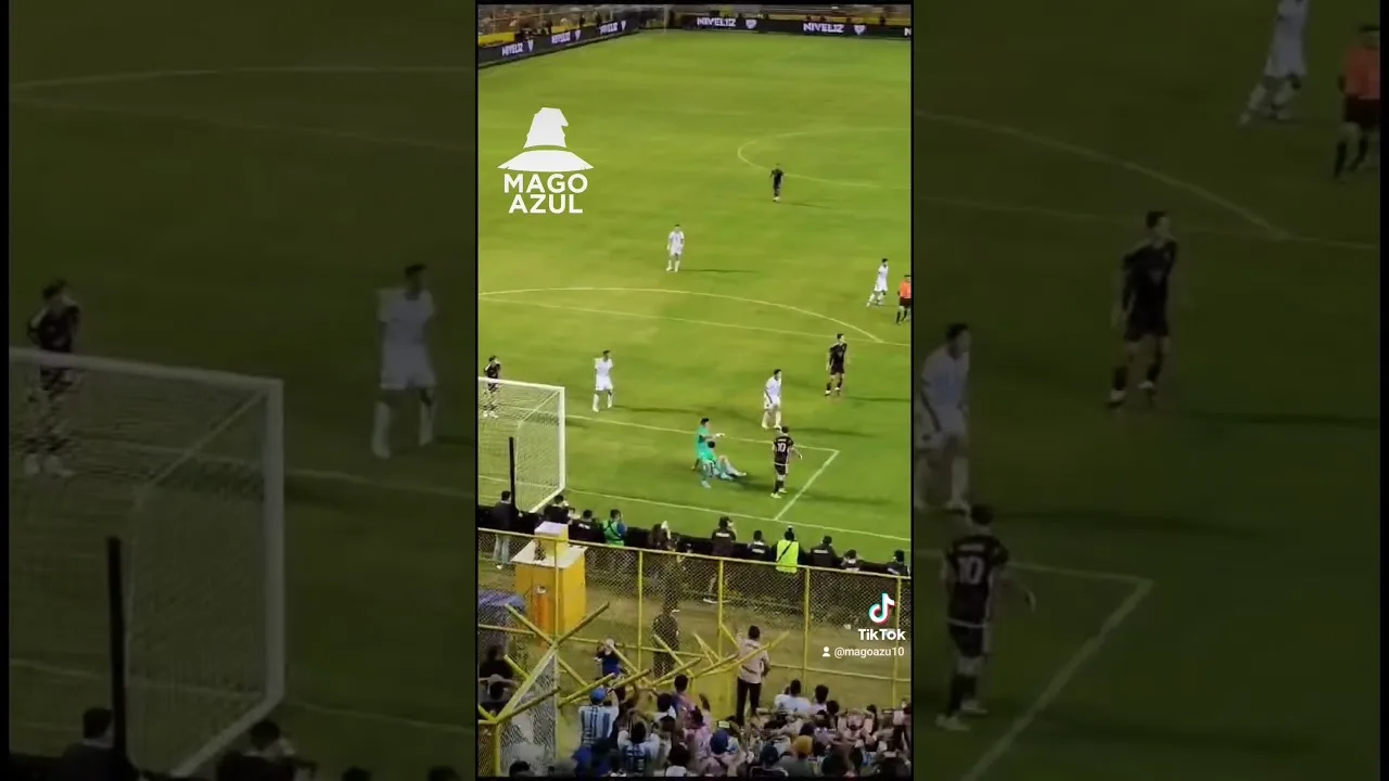 ASÍ FUE LA DOBLE ATAJADA DE MARIO GONZÁLEZ A LEO MESSI