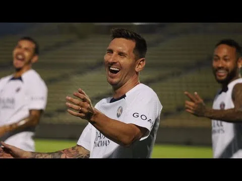 Lionel Messi et Neymar hilares à l'entraînement avec le