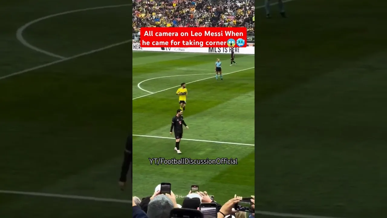 Tous les caméras sur Leo Messi quand il est venu pour prendre un coup de pied d’angle! La plupart du footballeur du monde😱🤩🐐 #messi
