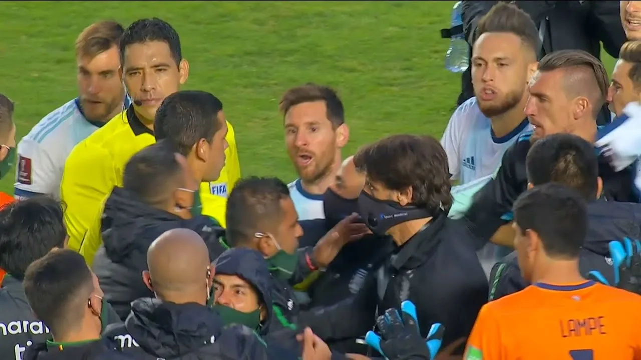 Lionel Messi left the pitch ANGRY?