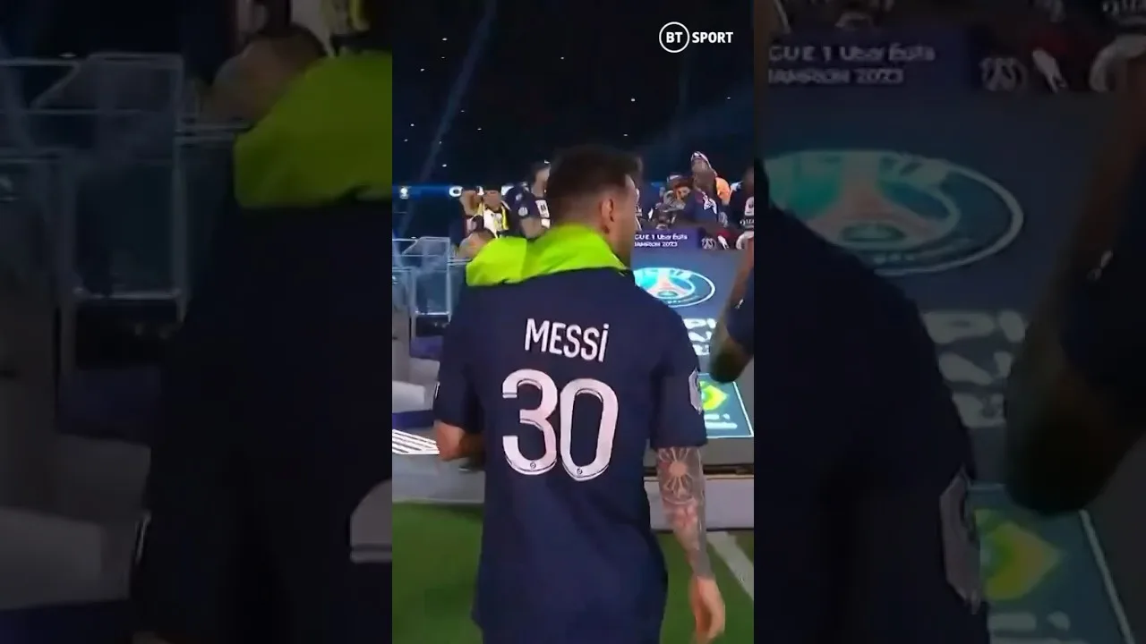 Lionel Messi booed coming out for PSG’s title