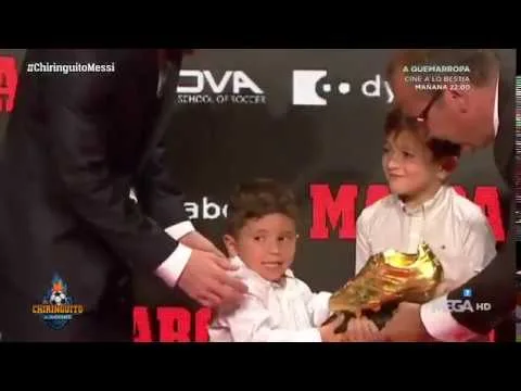MESSI recoge su SEXTA BOTA de ORO… con SHOW de su hijo