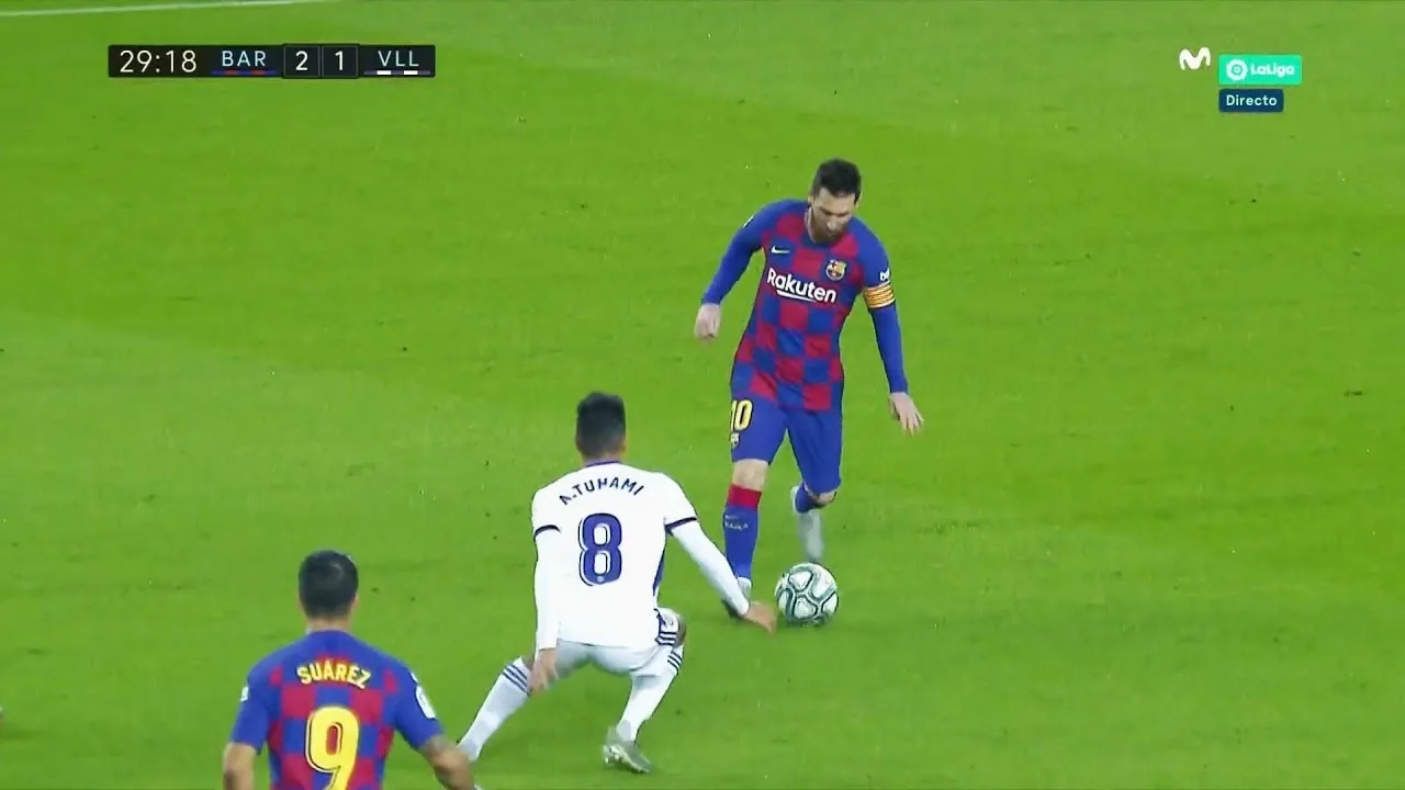Lionel Messi 2019/2020 | Unbelievable Skills Show