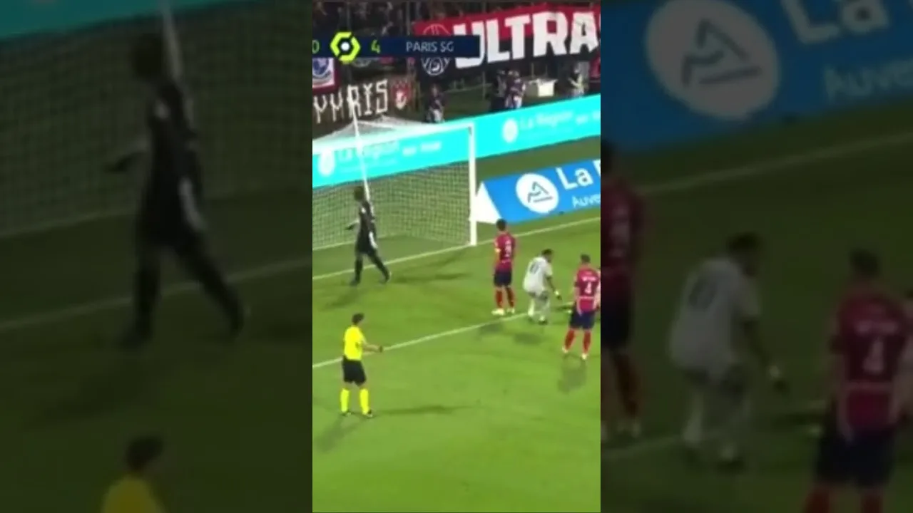 Lionel Messi Scores a BICYCLE-KICK vs. Clermont! 😱