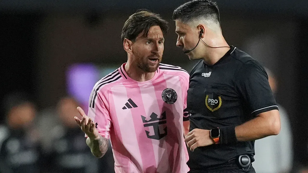 Lionel Messi condamné à une amende: Inter Miami Star Hit avec discipline sur l’incident d’après-match