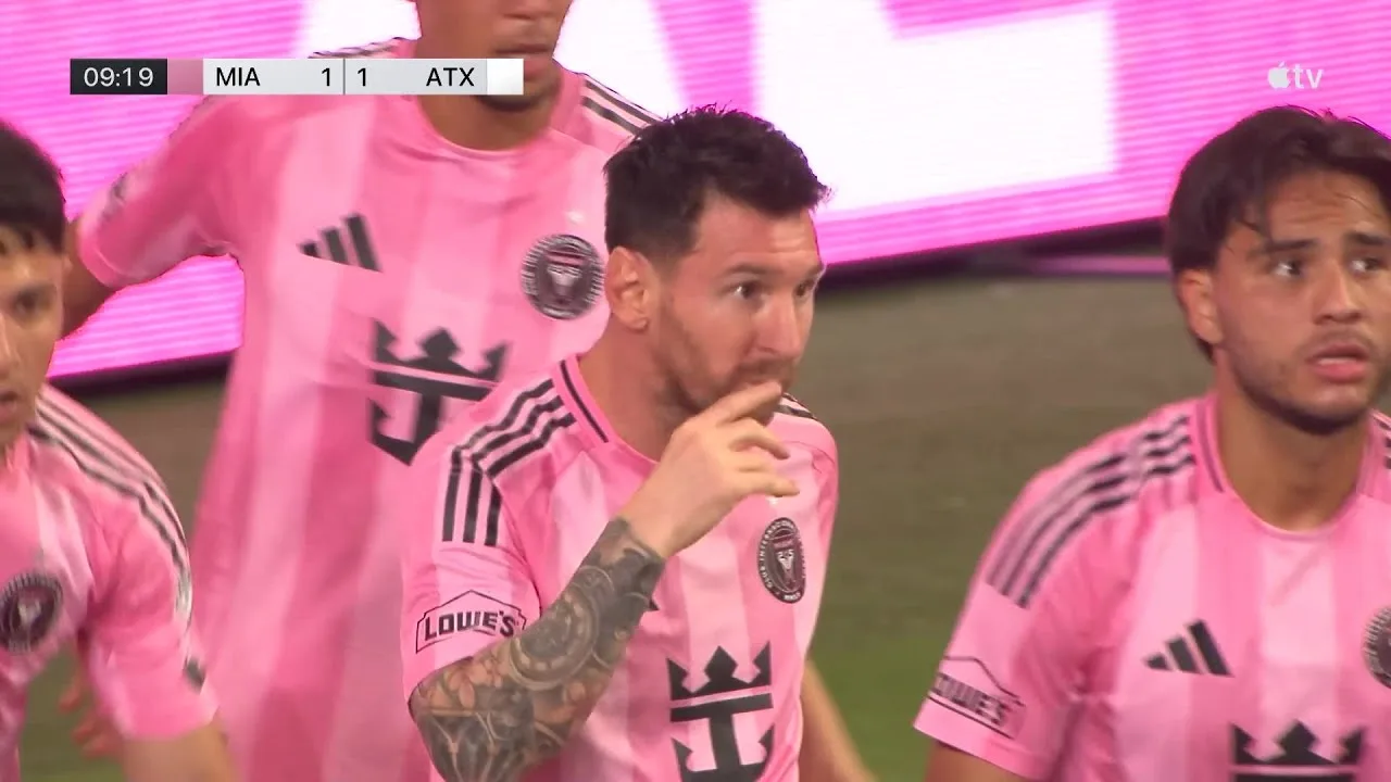 Le PREMIER BUT de Messi dans le NOUVEAU STADE de l’Inter Miami est une TÊTE !