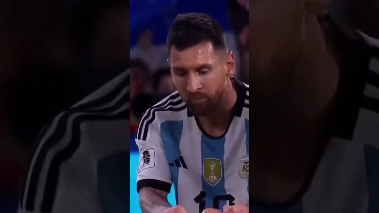 Leo Messi defending De Paul #messi #depaul #shorts