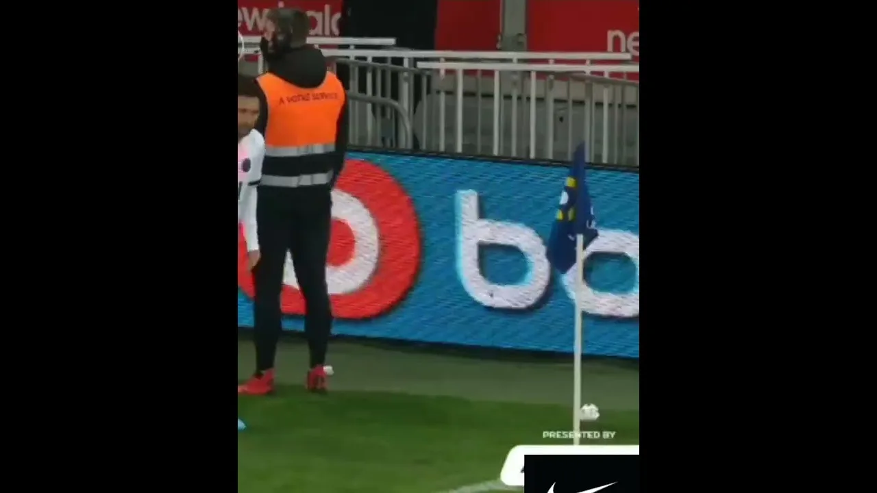 Leo messi corner assist blehh