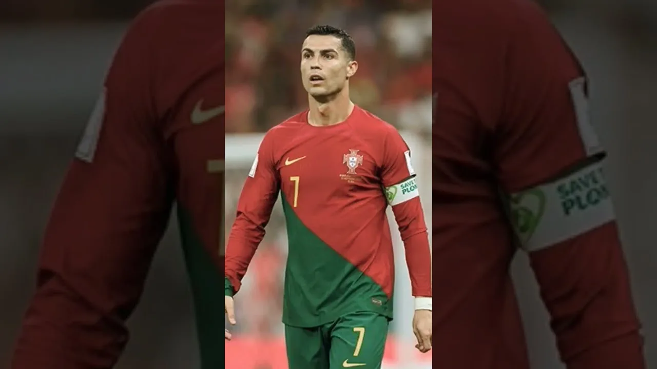 cristiano ronaldo . leo messi