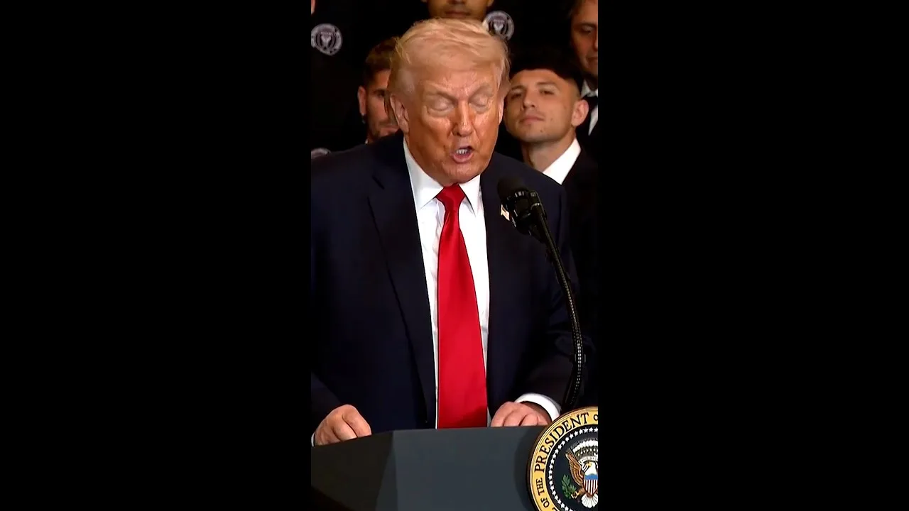 Donald TRUMP à MESSI : « Tu es peut-être meilleur que PELÉ » #shorts