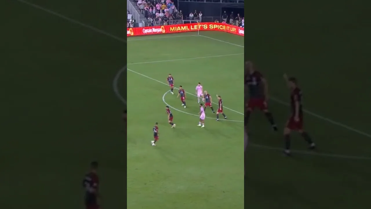 Leo Messi Legendary Dribbles vs 6 Players 2023/24
