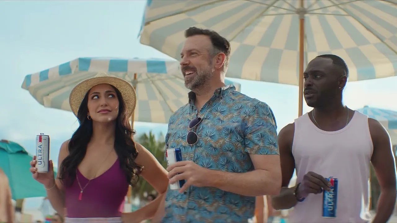 Vous avez de la place pour un de plus, Lionel Messi ?  Jason Sudeikis apparaît dans le dernier teaser de Michelob ULTRA