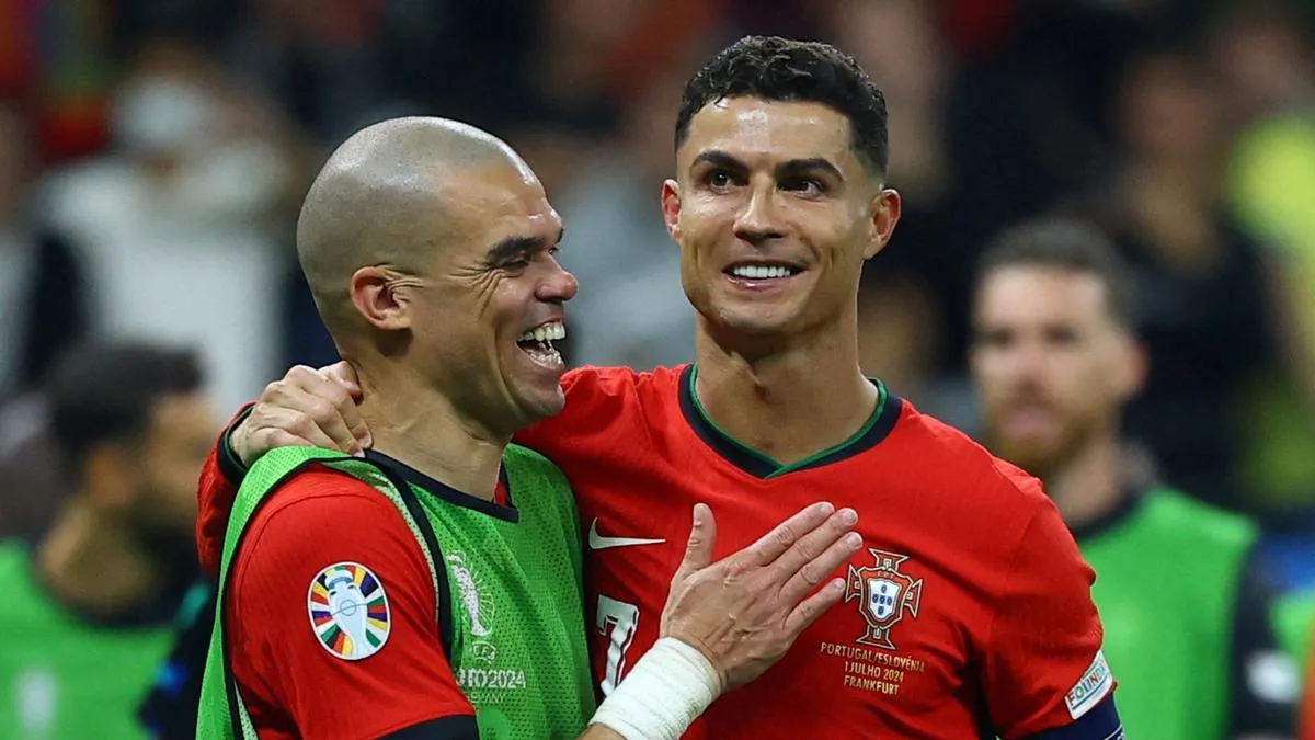 Cristiano Ronaldo contre Lionel Messi – qui est un adversaire plus dur? Pepe révèle avant les légendes du Real Madrid contre Barcelone